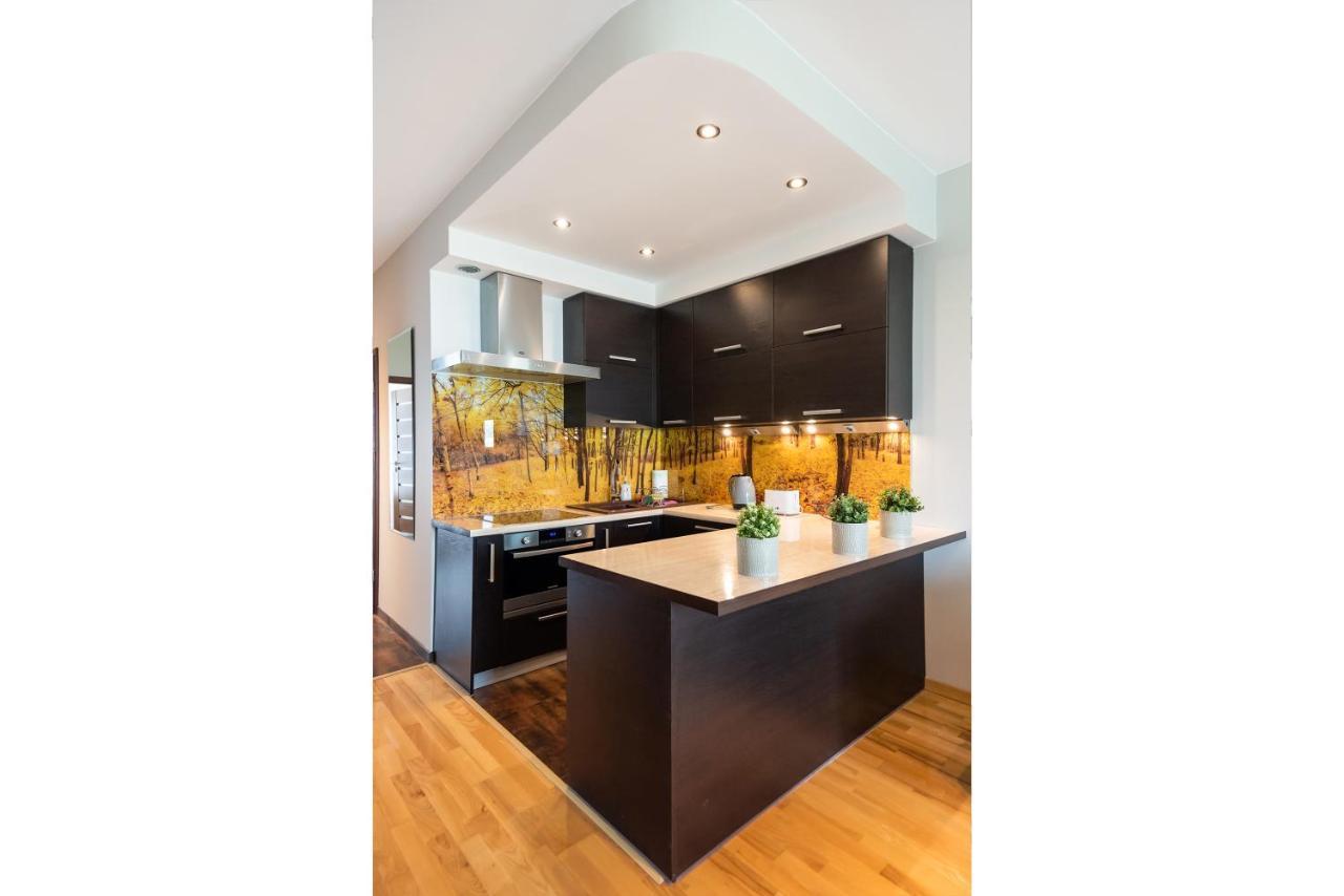 Wola Prime 2-Bedroom Apartment Warsawa Bagian luar foto