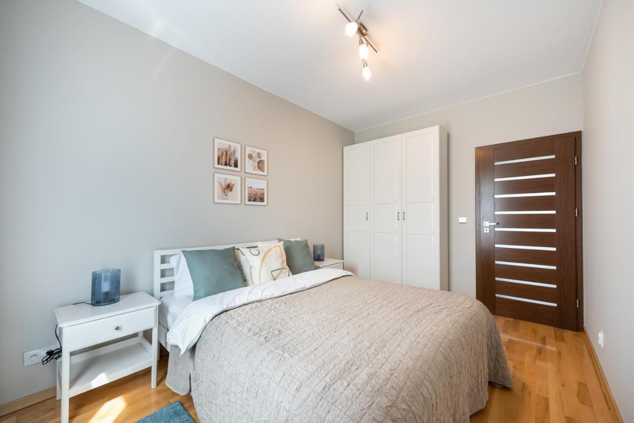 Wola Prime 2-Bedroom Apartment Warsawa Bagian luar foto