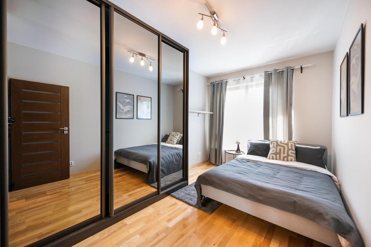 Wola Prime 2-Bedroom Apartment Warsawa Bagian luar foto